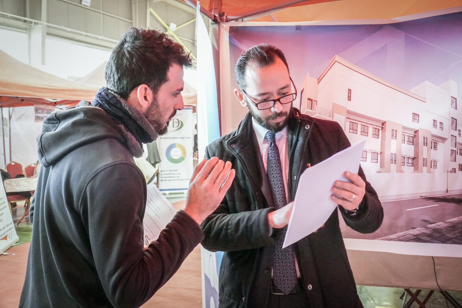 Guidance on improving personal resume – Iraq, Mosul ©Danyal D. Habeeb/spark 2023